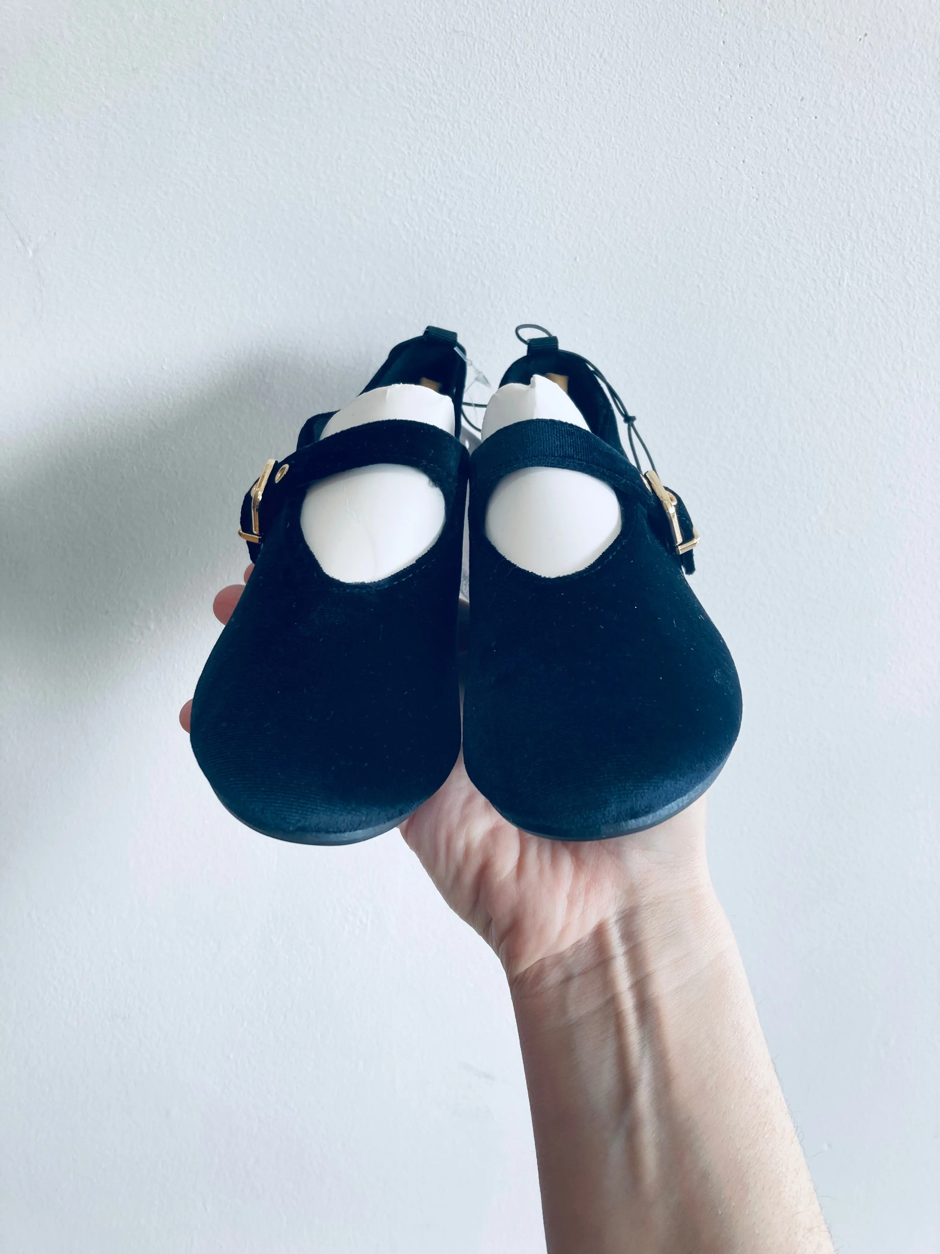 Velvety Mary Janes // 12 Kid
