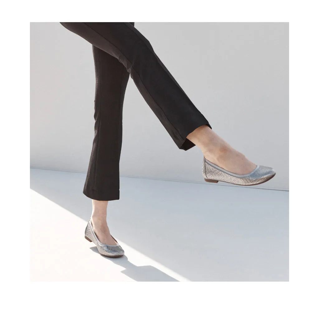 Vionic Women's Anita Flat in Silver